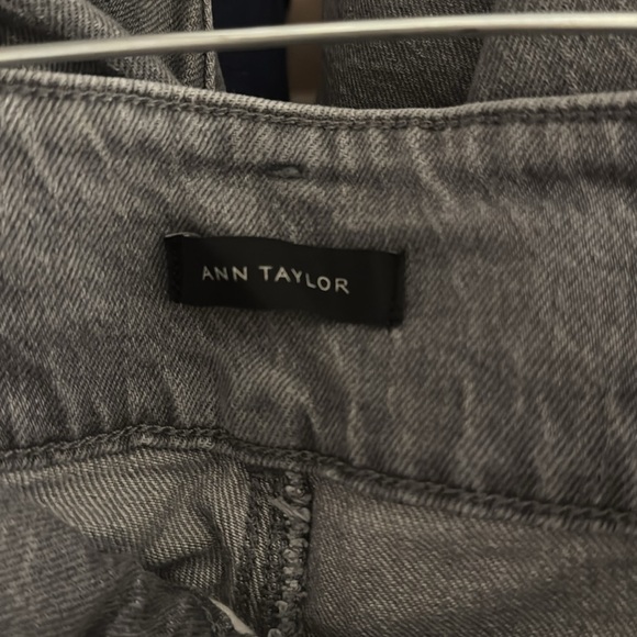 Ann Taylor Double Button Straight Crop Jean - Picture 4 of 4